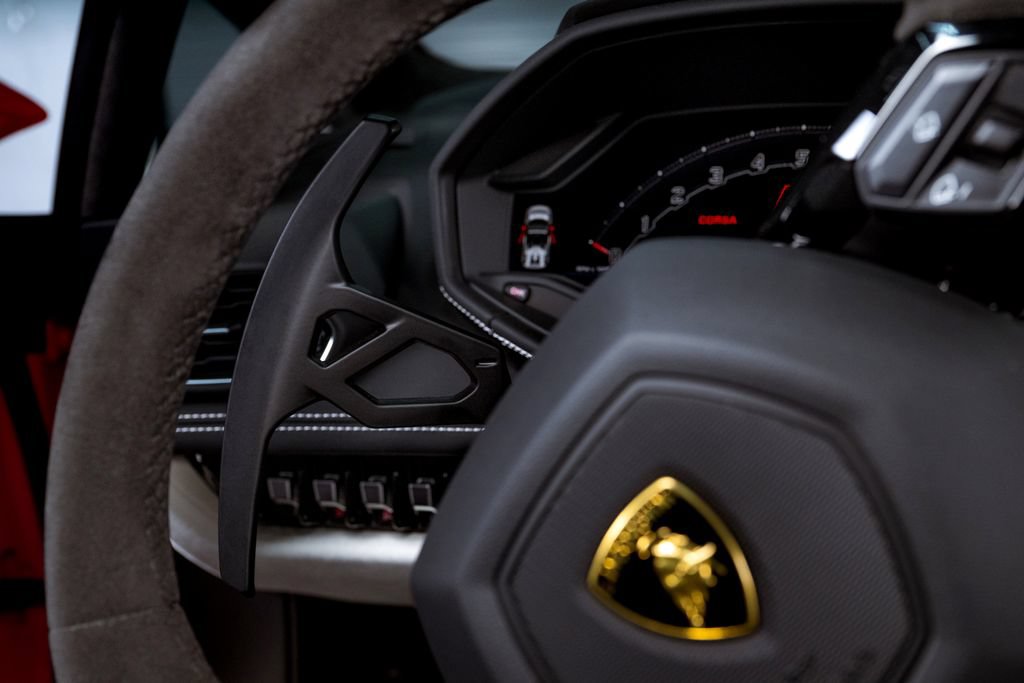 Used 2024 Lamborghini Huracan EVO AWD/4WD image 17