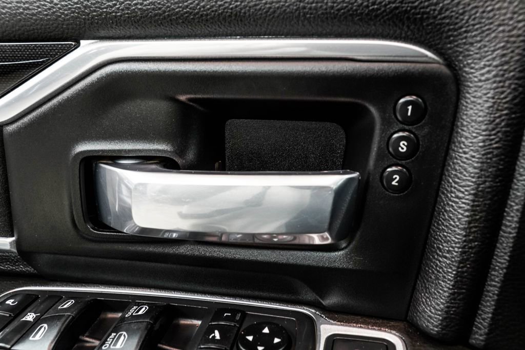 Used 2019 RAM 3500 Laramie w/ Black Appearance Package AWD/4WD image 45