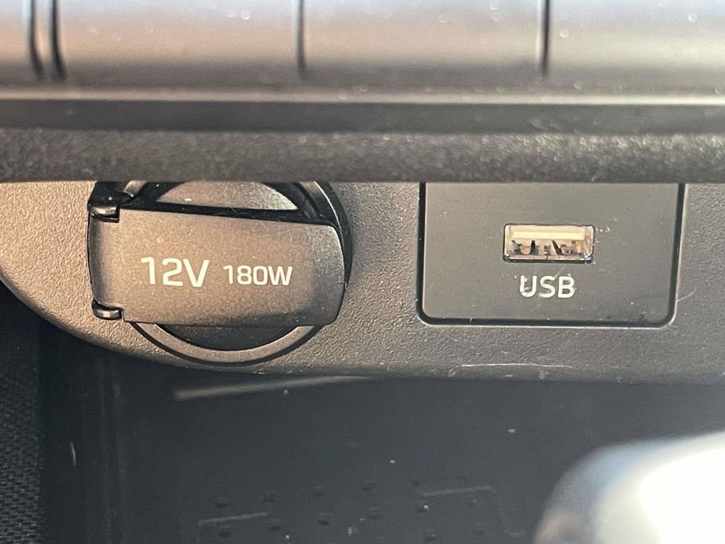 Used 2023 Hyundai Elantra Limited FWD image 23