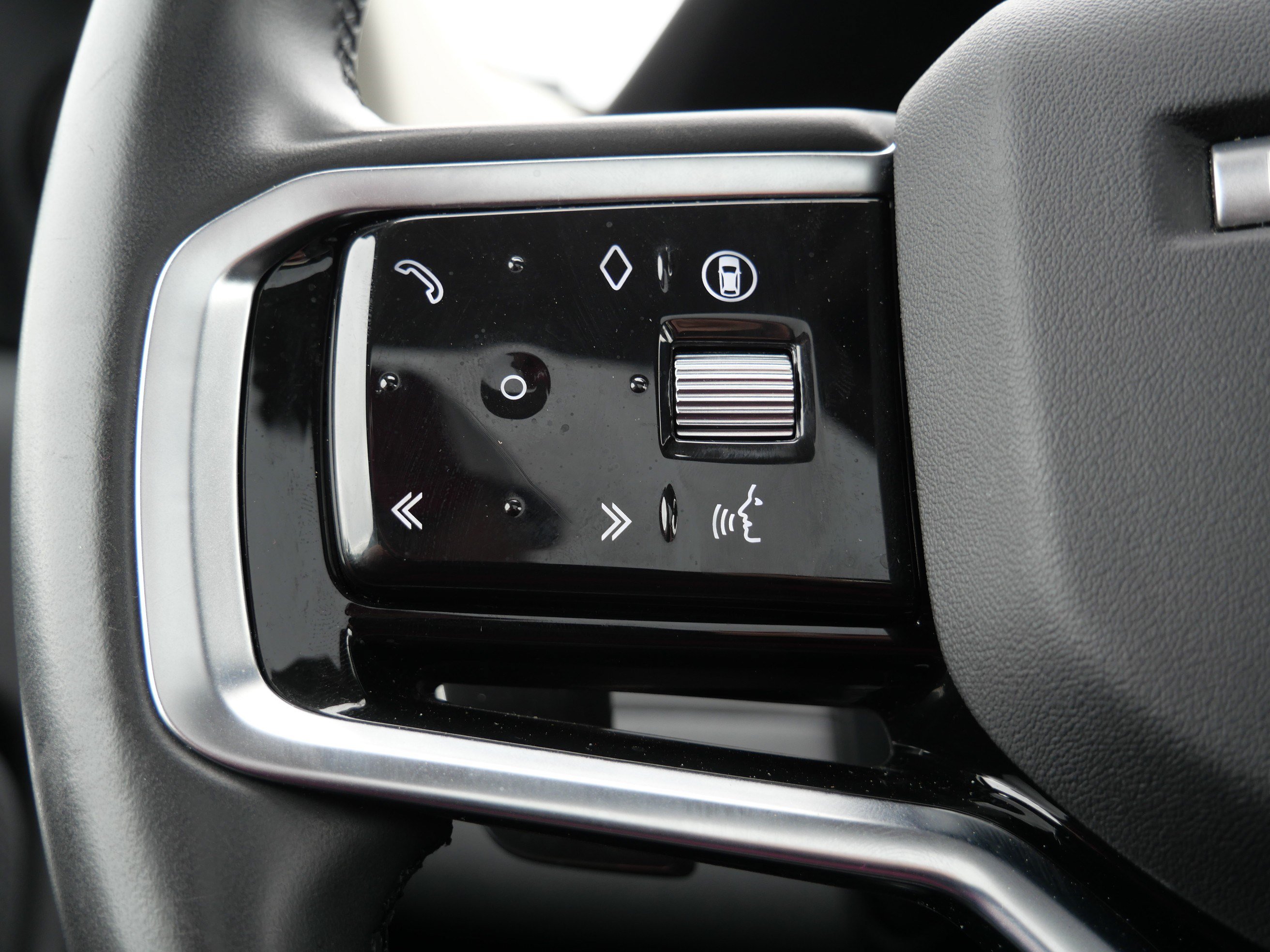 Used 2024 Land Rover Discovery Sport S AWD/4WD image 30