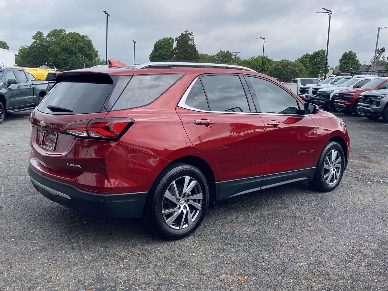 Used 2023 Chevrolet Equinox Premier FWD image 6