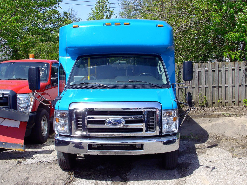 Used 2015 Ford E-450 and Econoline 450 Super Duty w/ Shuttle Bus Prep Package RWD image 2