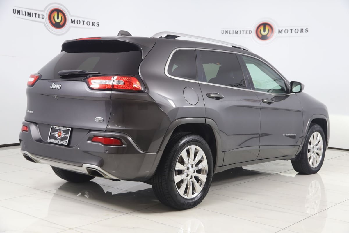 Used 2018 Jeep Cherokee Overland AWD/4WD image 3