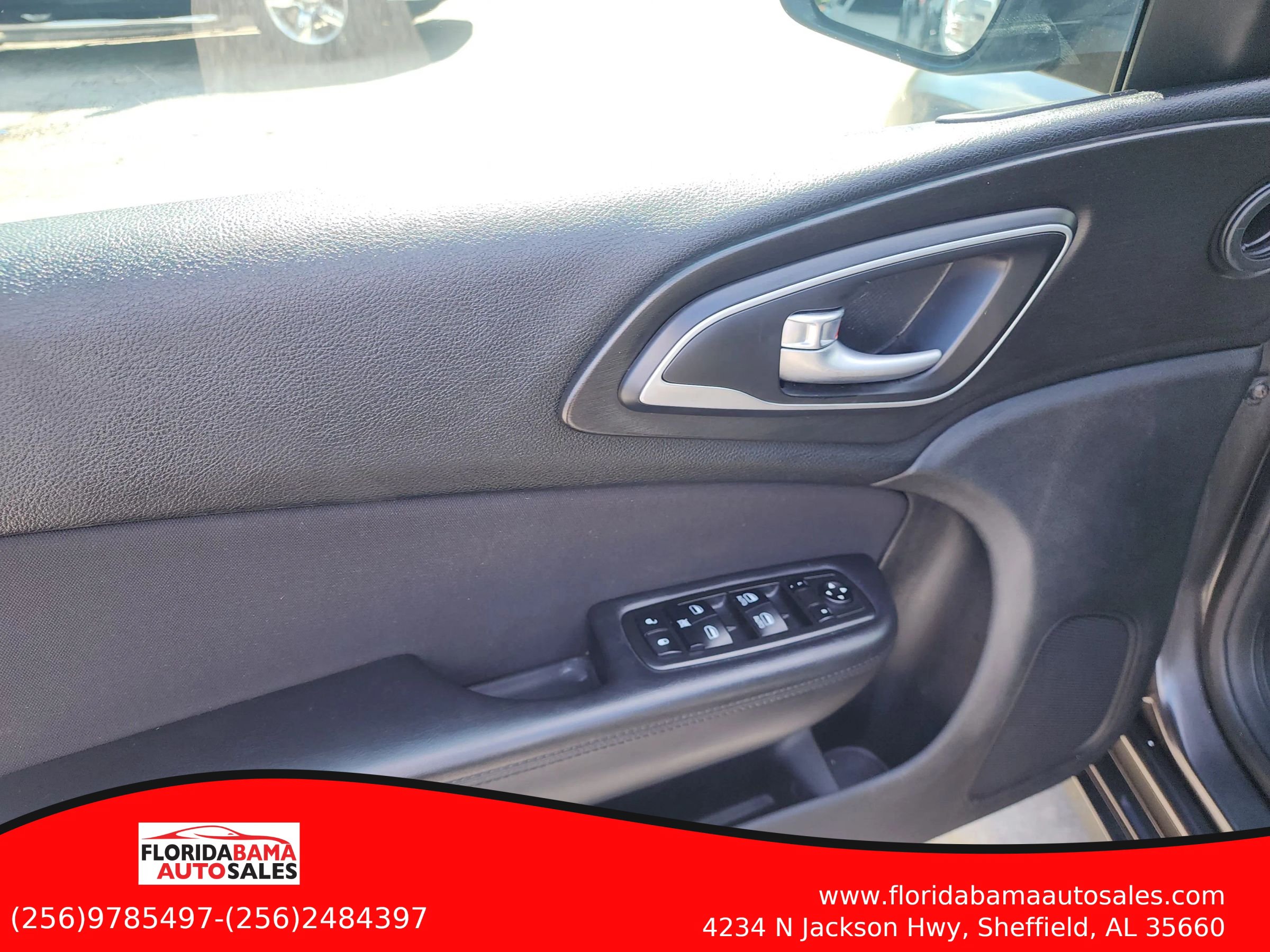 Used 2015 Chrysler 200 Limited FWD image 13