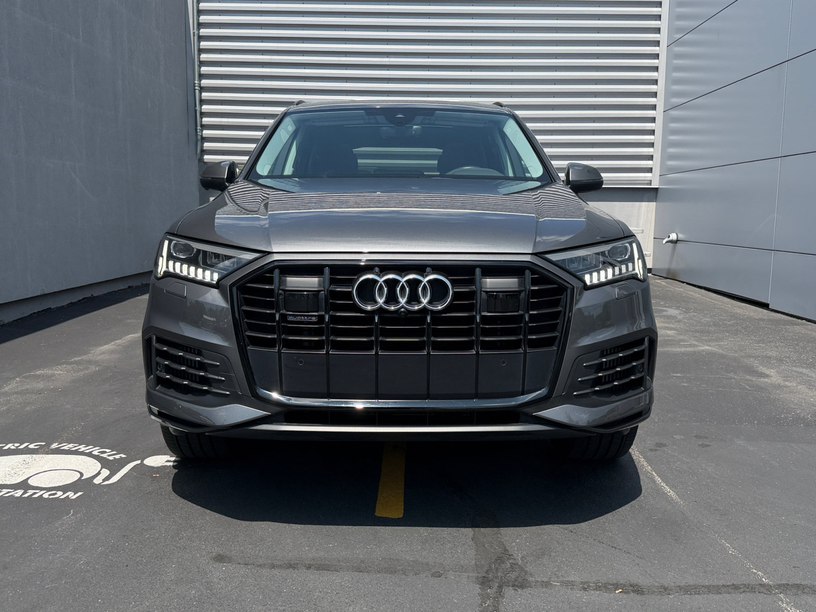 Used 2023 Audi Q7 3.0T Premium Plus w/ Premium Plus Package AWD/4WD image 6