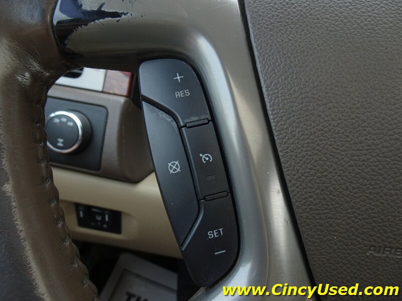 Used 2011 GMC Sierra 3500 SLT w/ SLT Convenience Package AWD/4WD image 23