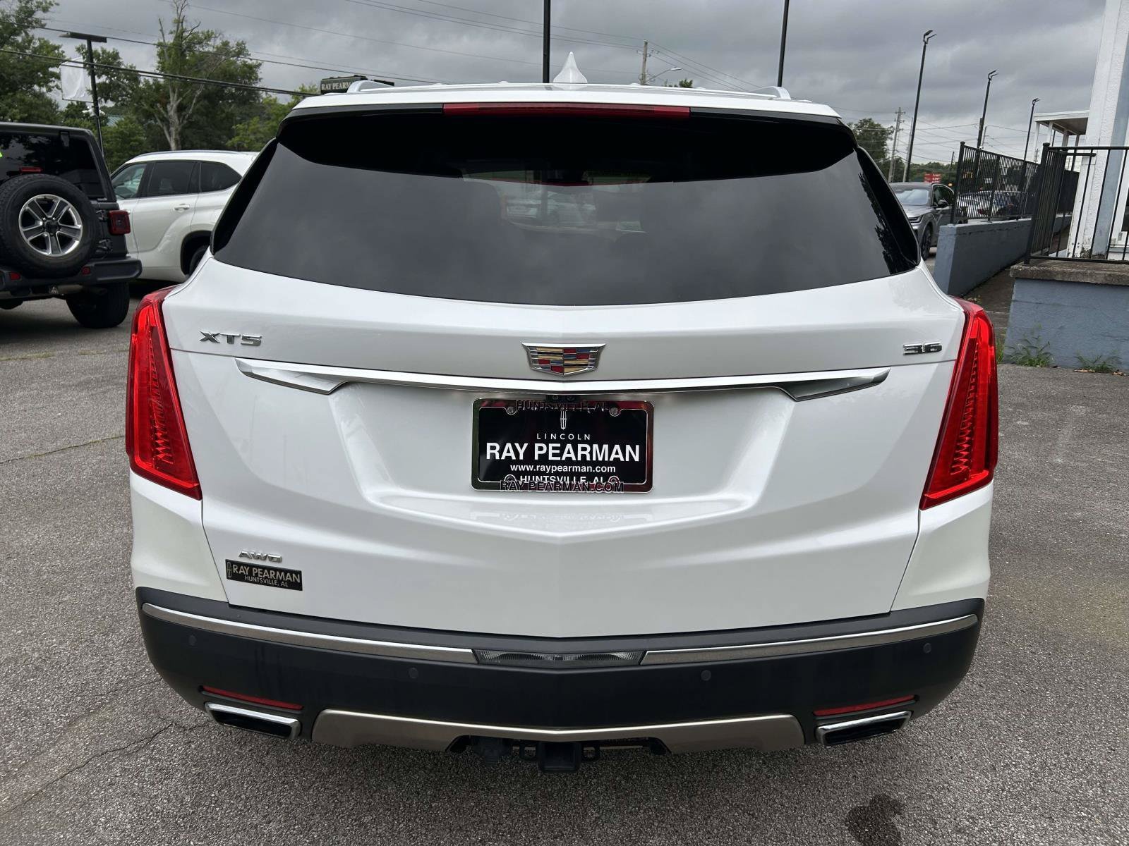 Used 2017 Cadillac XT5 Platinum w/ Driver Assist Package AWD/4WD image 6