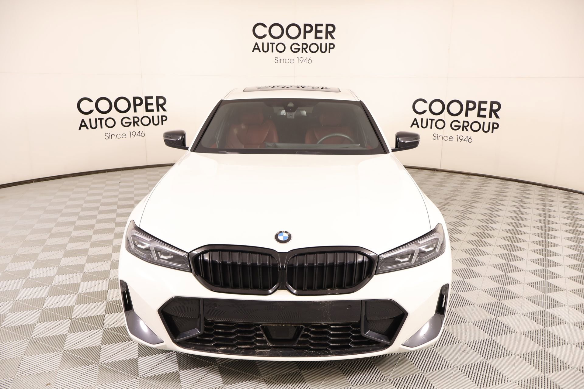 Used 2025 BMW 330i Sedan w/ M Sport Package image 10