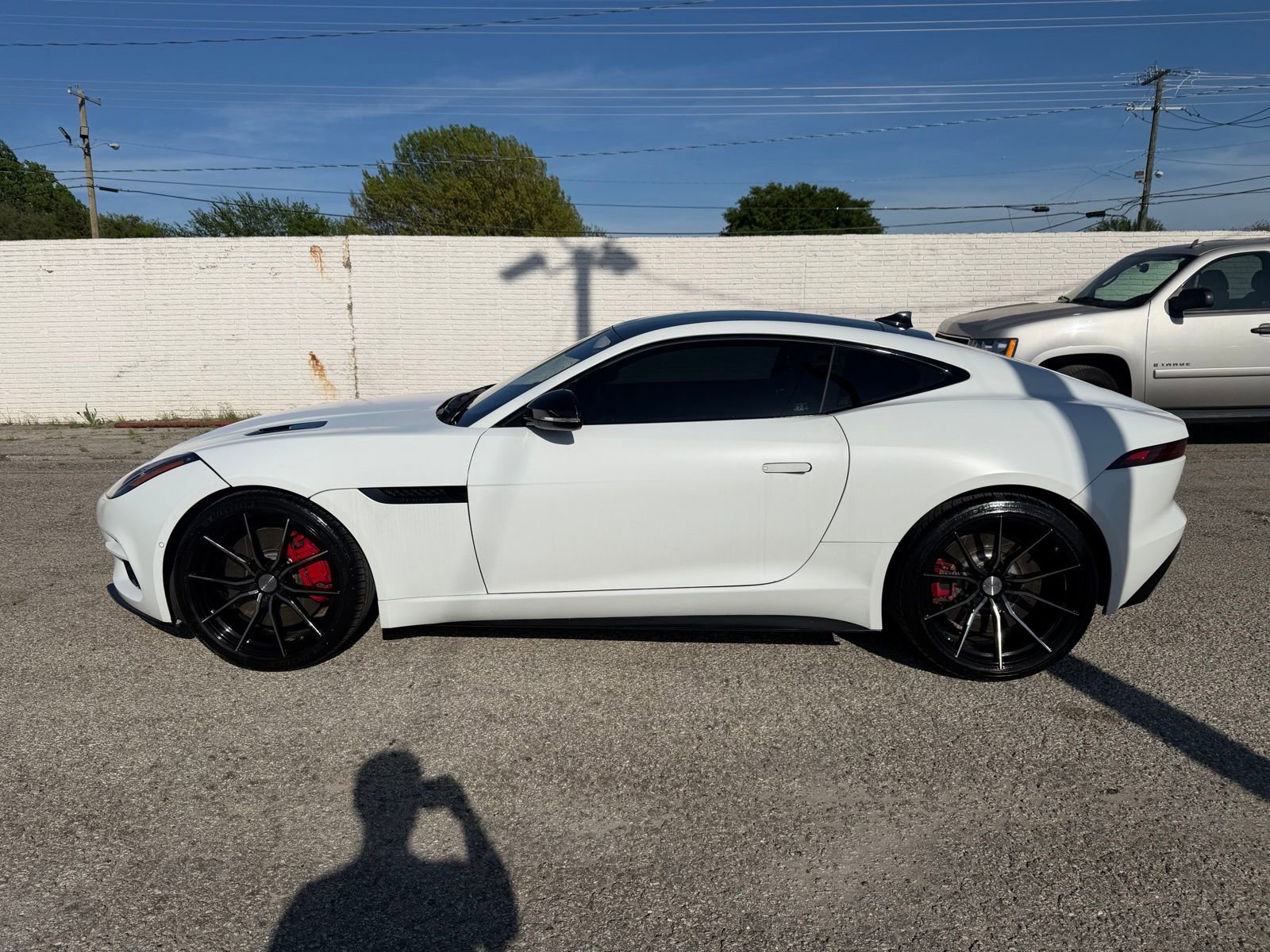 Used 2018 Jaguar F-TYPE R image 3