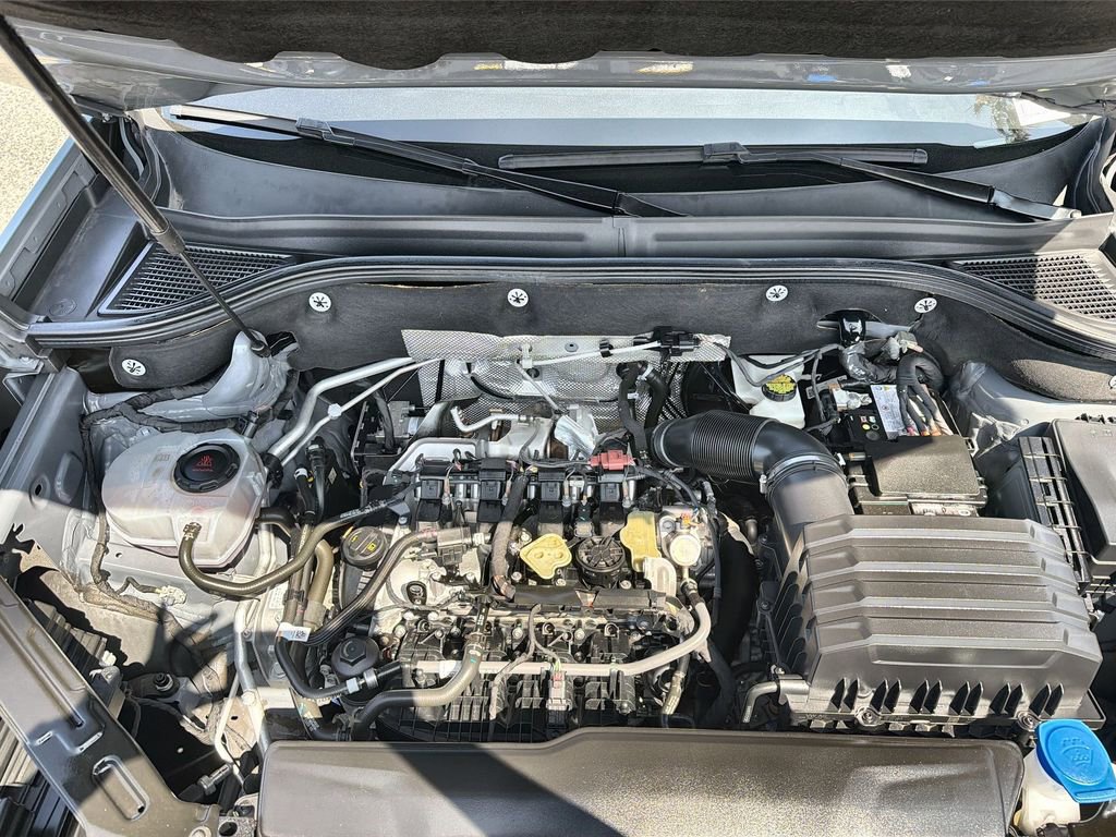 Used 2024 Volkswagen Atlas Cross Sport SEL Premium R-Line image 18