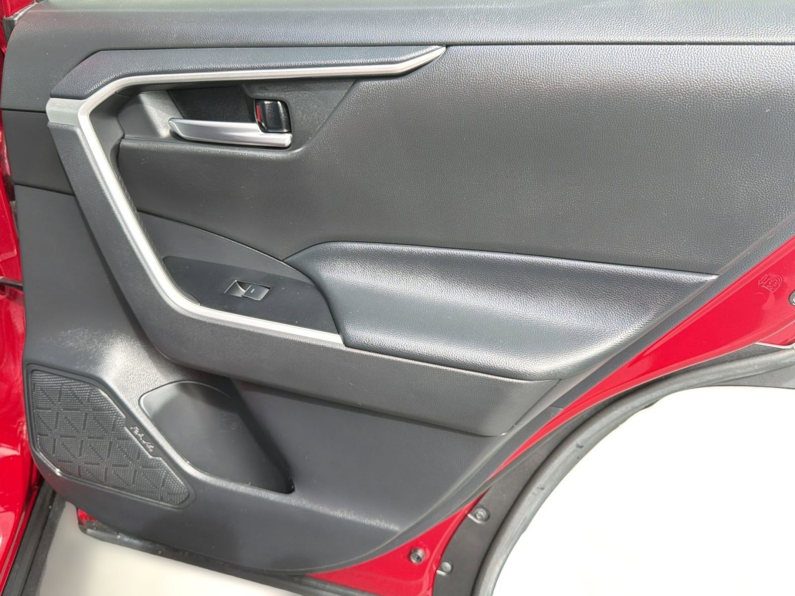 Used 2023 Toyota RAV4 XLE w/ Convenience Package FWD image 30