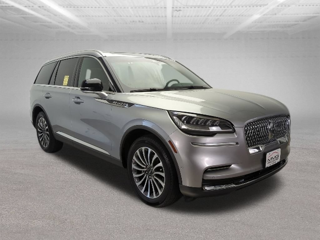 Used 2024 Lincoln Aviator Reserve w/ Equipment Group 201A AWD/4WD image 11