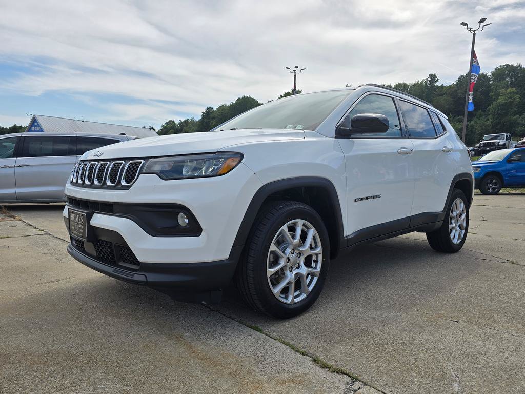 Used 2023 Jeep Compass Latitude AWD/4WD image 7