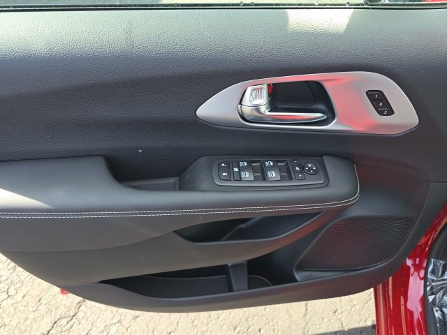 New 2026 Chrysler Pacifica Limited w/ S Appearance Package image 9