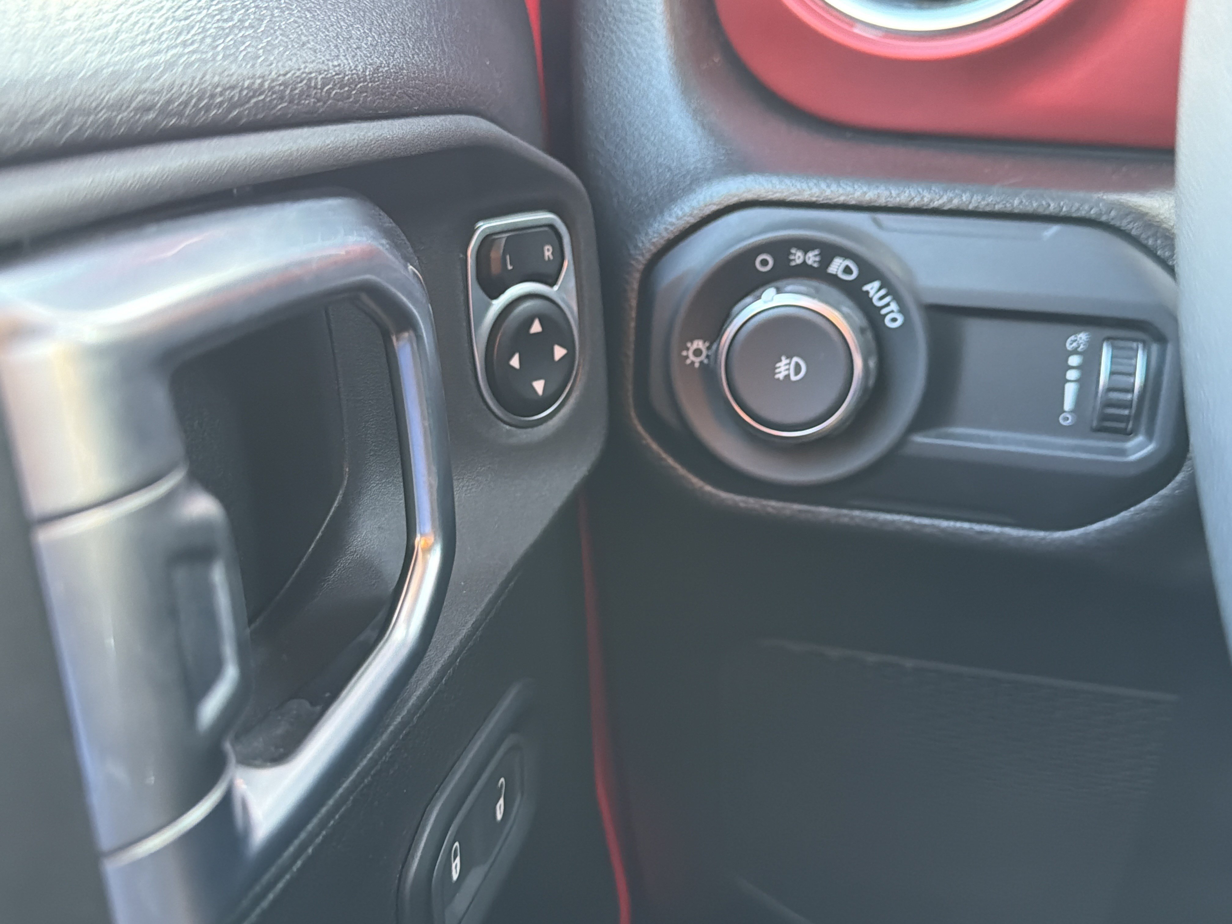 Used 2023 Jeep Wrangler Unlimited Rubicon w/ LED Lighting Group AWD/4WD image 24