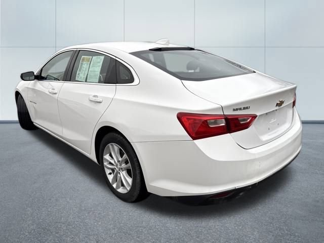 Used 2018 Chevrolet Malibu LT image 2