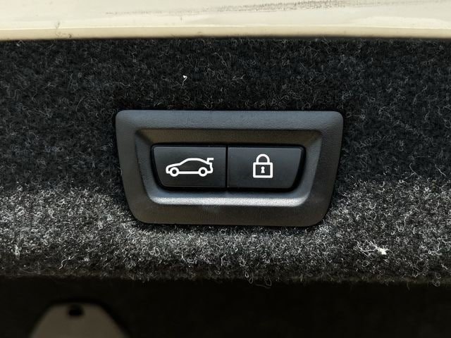 Used 2019 BMW 540i w/ M Sport Package RWD image 37