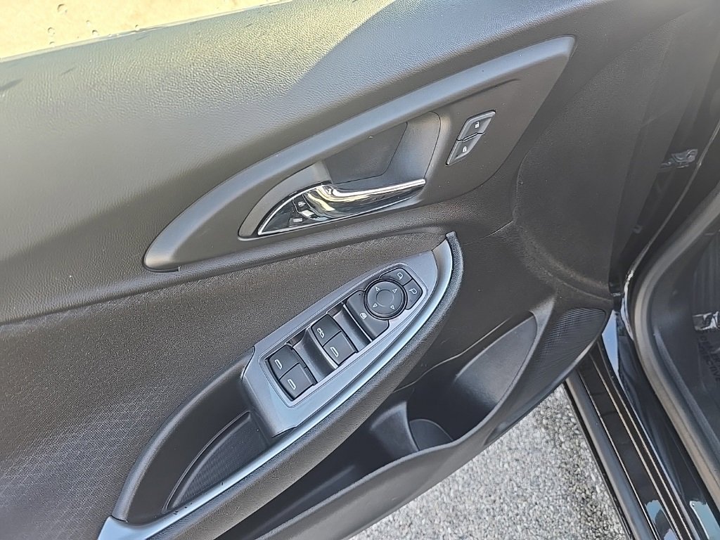 Used 2023 Chevrolet Malibu LT w/ Driver Confidence Package image 10