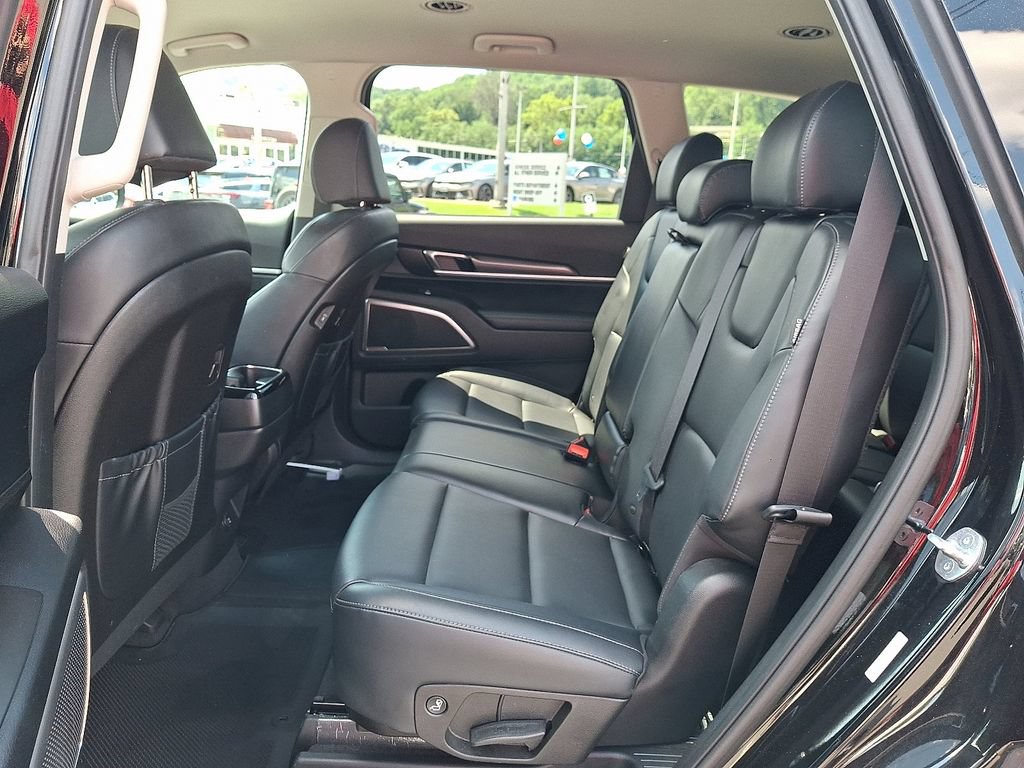 Used 2024 Kia Telluride LX AWD/4WD image 11