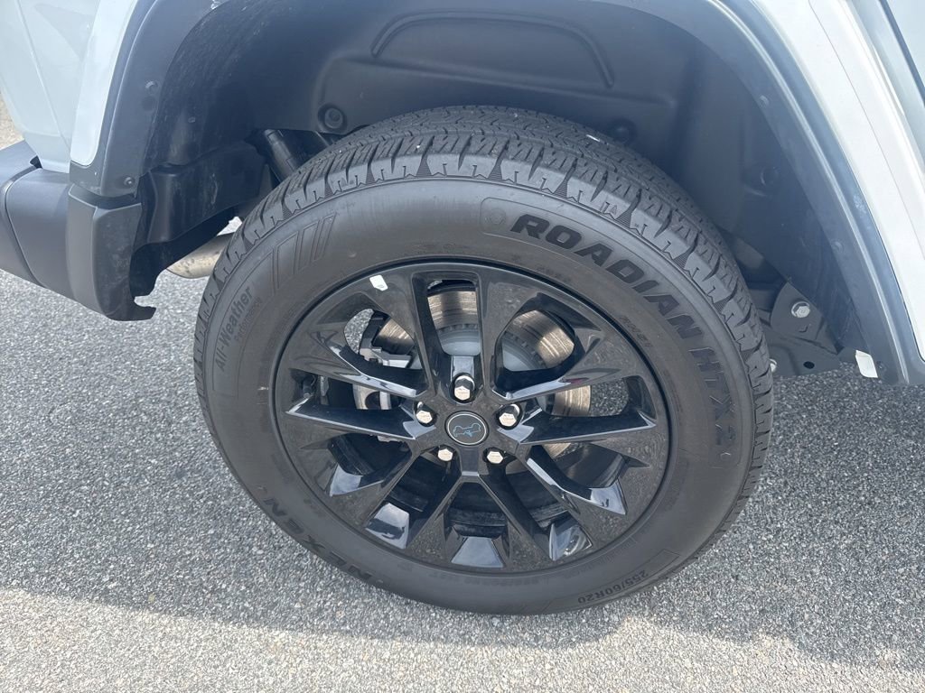 Used 2025 Jeep Wrangler Unlimited Sahara w/ Safety Group image 5