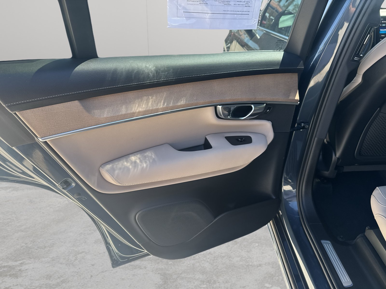 New 2026 Volvo XC90 T8 Plus w/ Protection Package AWD/4WD image 12