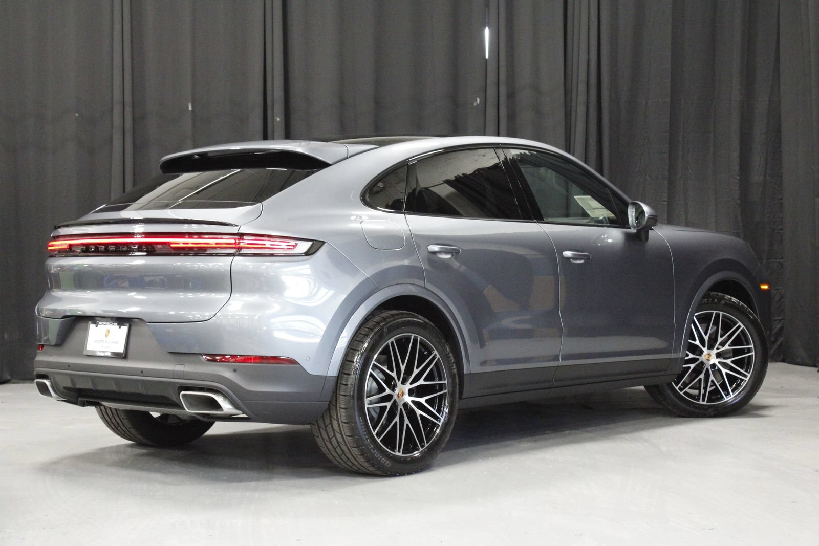 New 2026 Porsche Cayenne Coupe AWD/4WD image 7