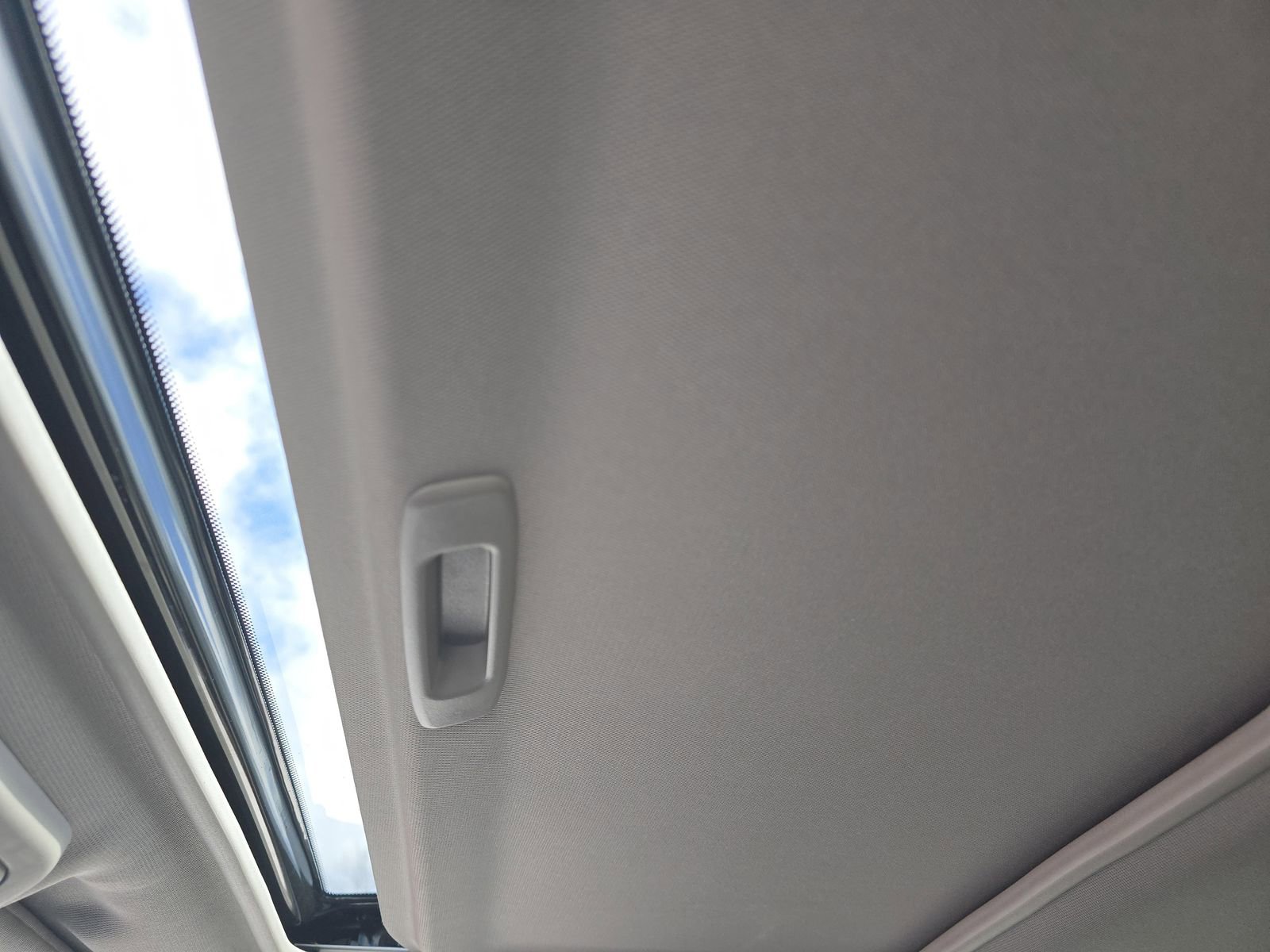 Used 2024 Nissan Frontier SL image 28