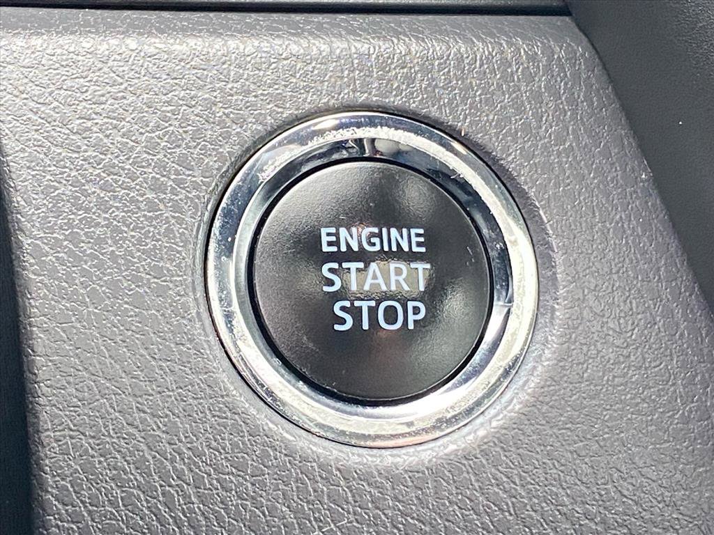 Used 2019 Toyota Camry SE image 18