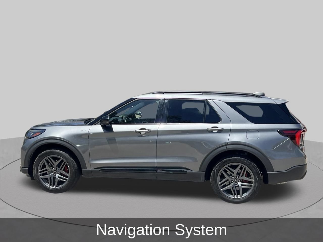 Used 2025 Ford Explorer ST-Line w/ ST-Line Street Pack AWD/4WD image 2