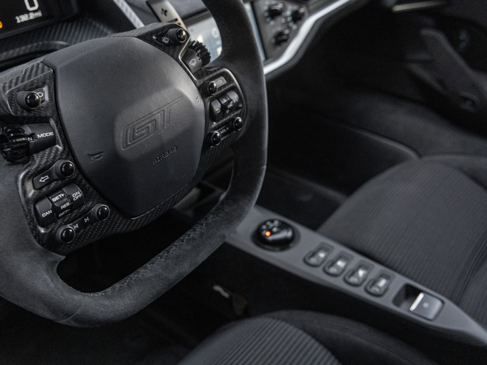 Used 2018 Ford GT image 20