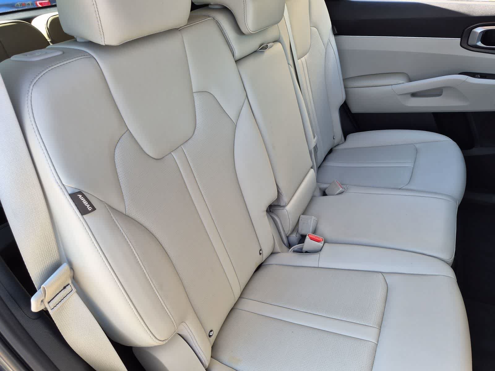 Used 2024 Kia Sorento S FWD image 21