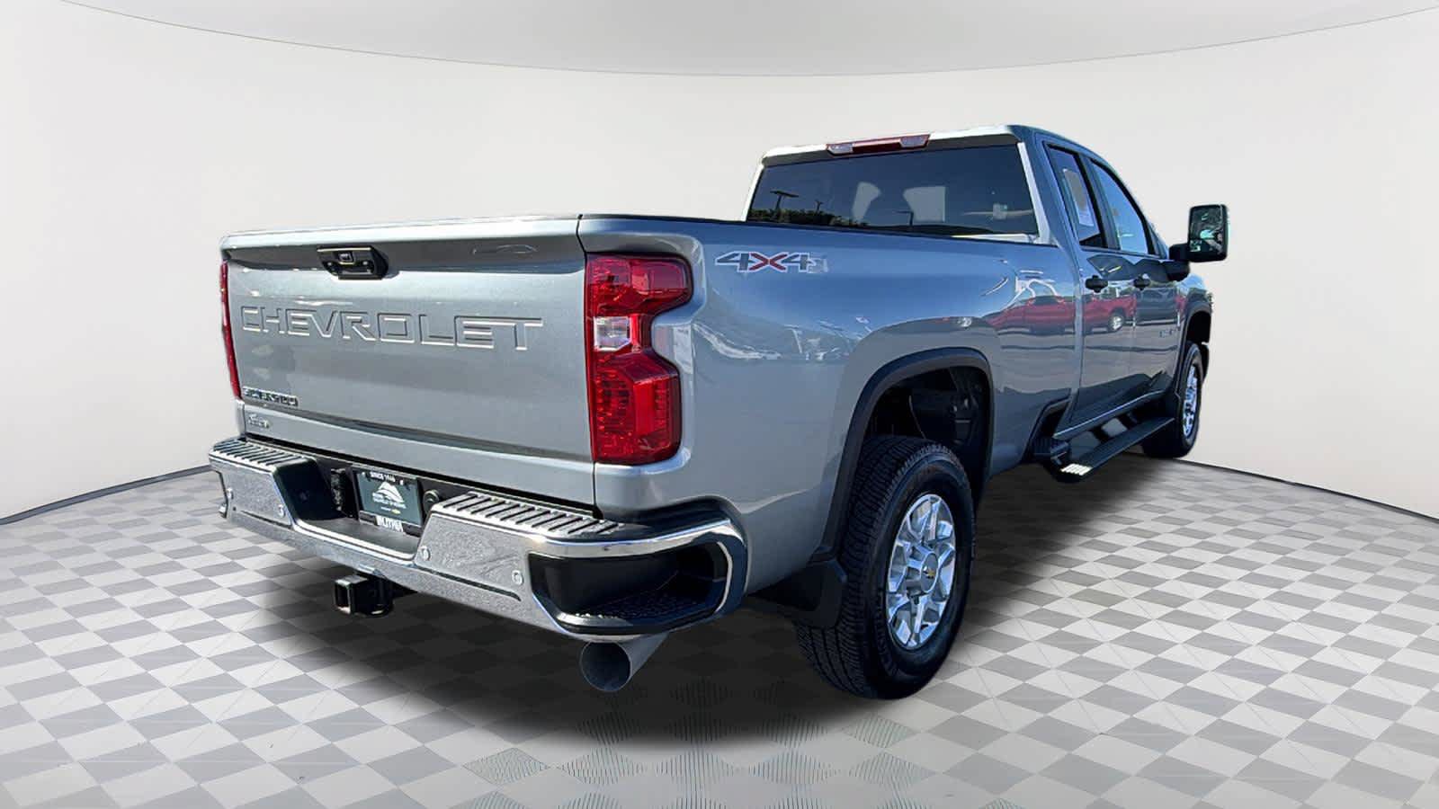 Used 2026 Chevrolet Silverado 3500 W/T AWD/4WD image 5