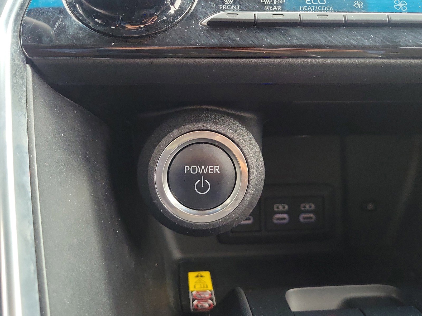 Used 2024 Toyota Venza LE AWD/4WD image 26