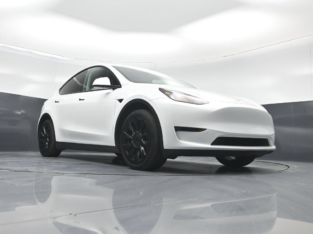 Used 2023 Tesla Model Y Long Range AWD/4WD image 38