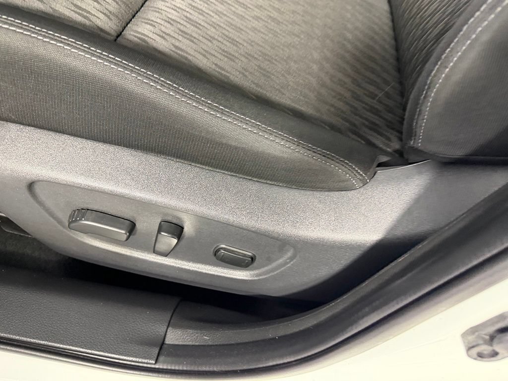Used 2020 Nissan Rogue SV FWD image 23