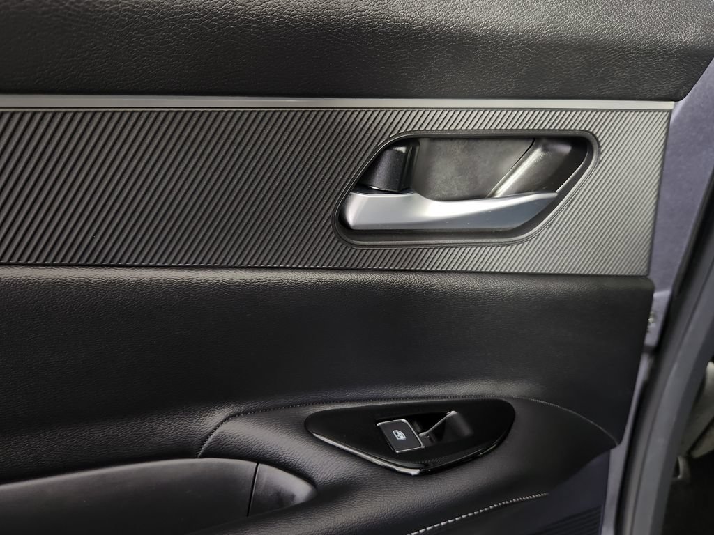 Certified 2025 Nissan Murano SV AWD/4WD image 16