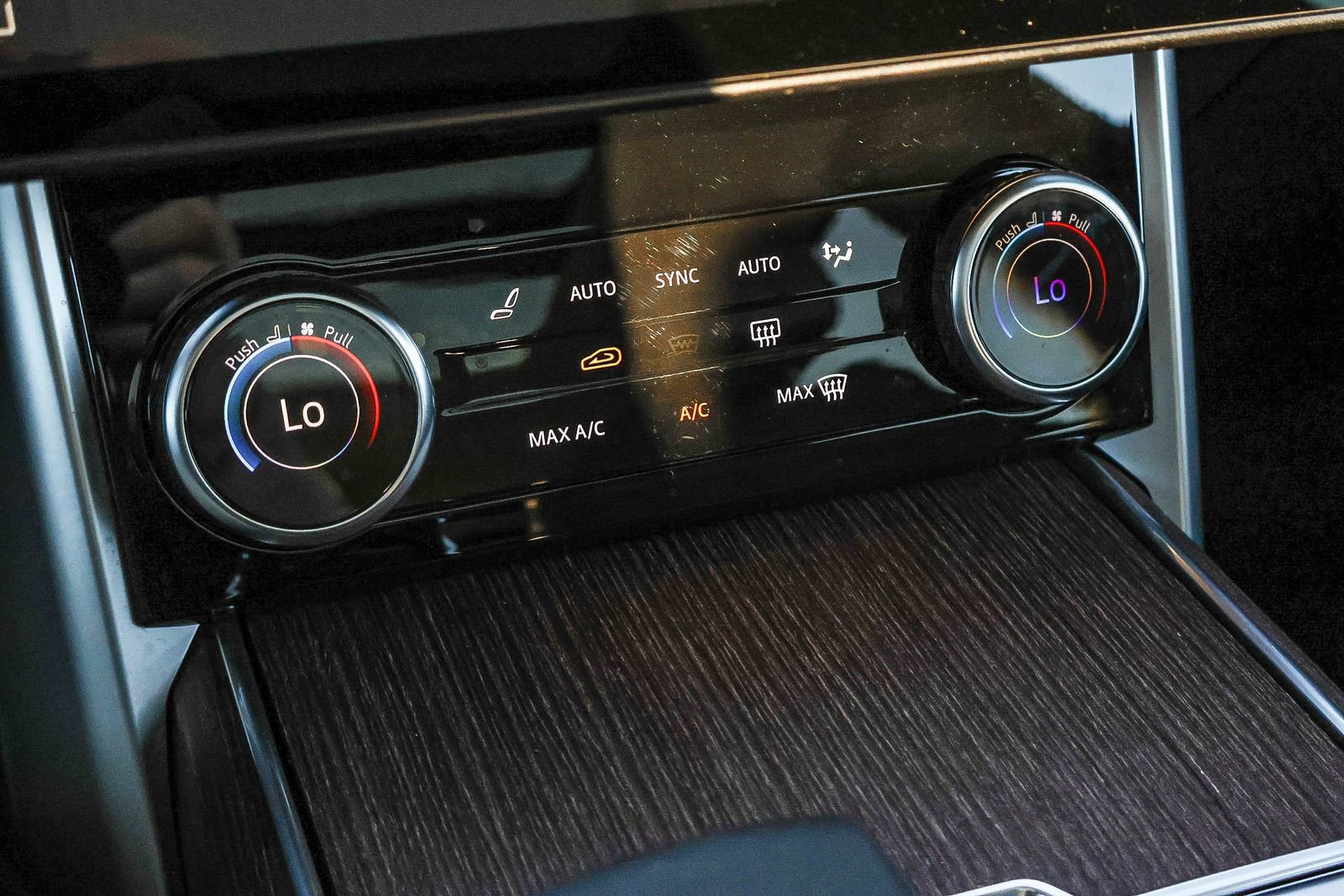 Certified 2023 Land Rover Range Rover SE image 39