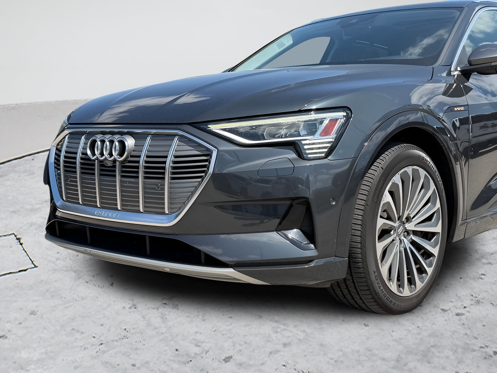 Used 2019 Audi e-tron Prestige w/ Prestige Package AWD/4WD image 35