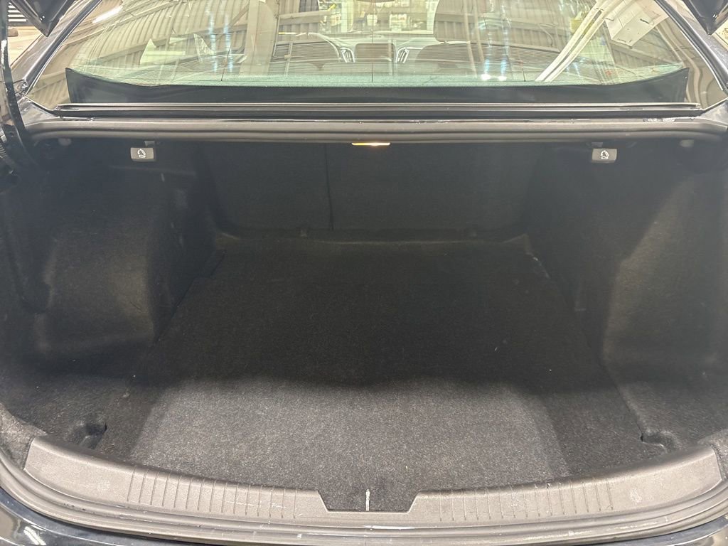 Used 2017 Chevrolet Malibu LT image 15