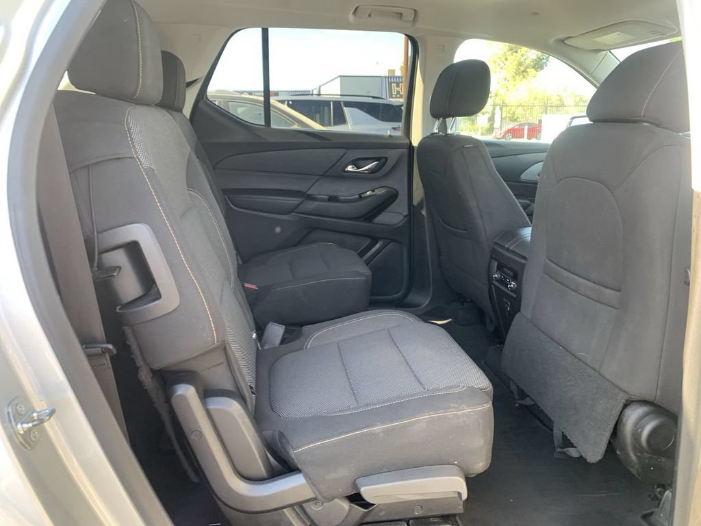 Certified 2020 Chevrolet Traverse LT FWD image 25