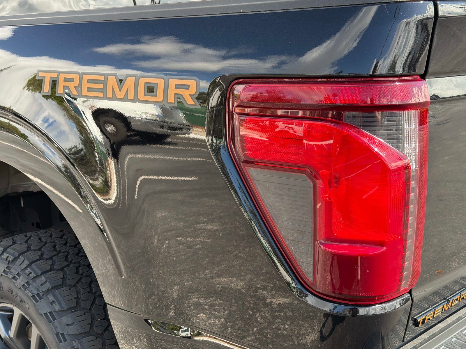 Used 2025 Ford F150 Tremor w/ Mobile Office Package image 16