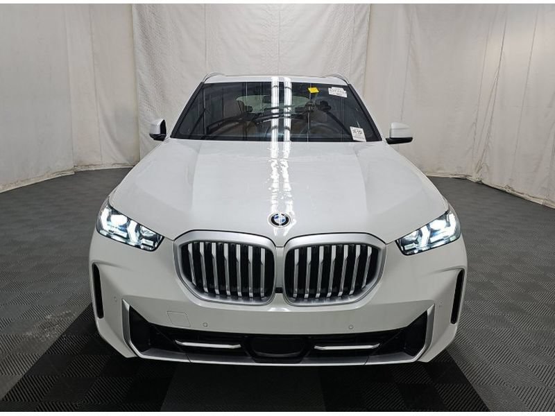 Used 2026 BMW X5 xDrive40i w/ Climate Comfort Package AWD/4WD image 2