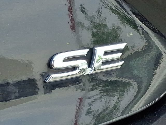 Used 2025 Toyota Camry SE FWD image 30