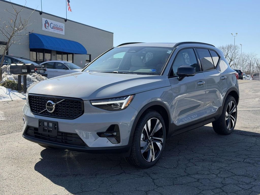 New 2026 Volvo XC40 B5 Ultra w/ Protection Package Premier image 22