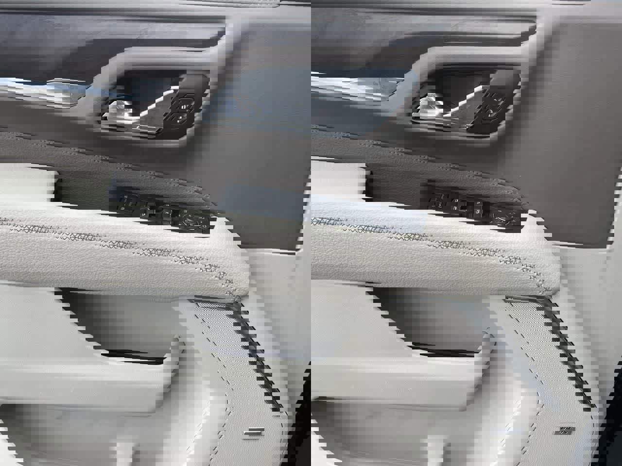 Used 2021 GMC Yukon XL Denali w/ Denali Ultimate Package image 39