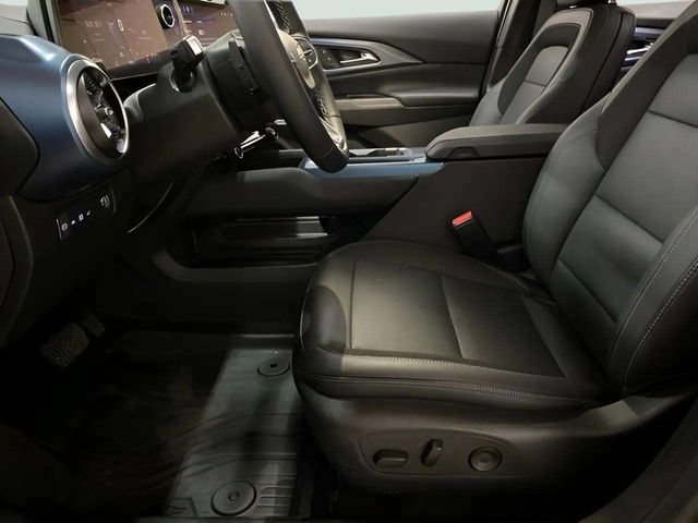 Used 2024 Chevrolet Equinox EV LT FWD image 60