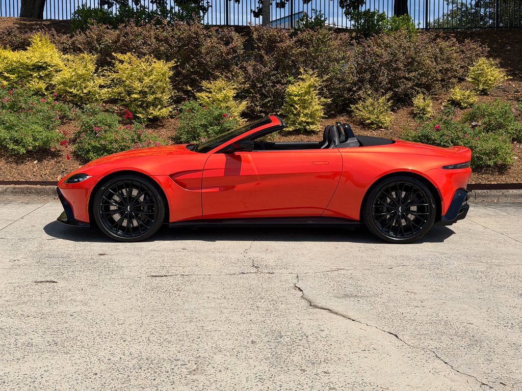 Used 2023 Aston Martin V8 Vantage Roadster RWD image 17