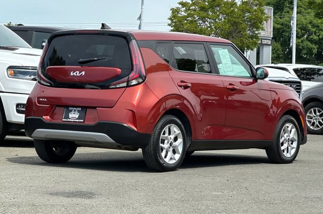Used 2023 Kia Soul LX w/ LX Technology Package image 4