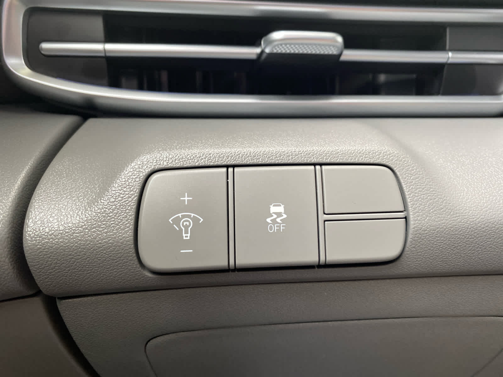 Certified 2025 Hyundai Elantra SEL image 21