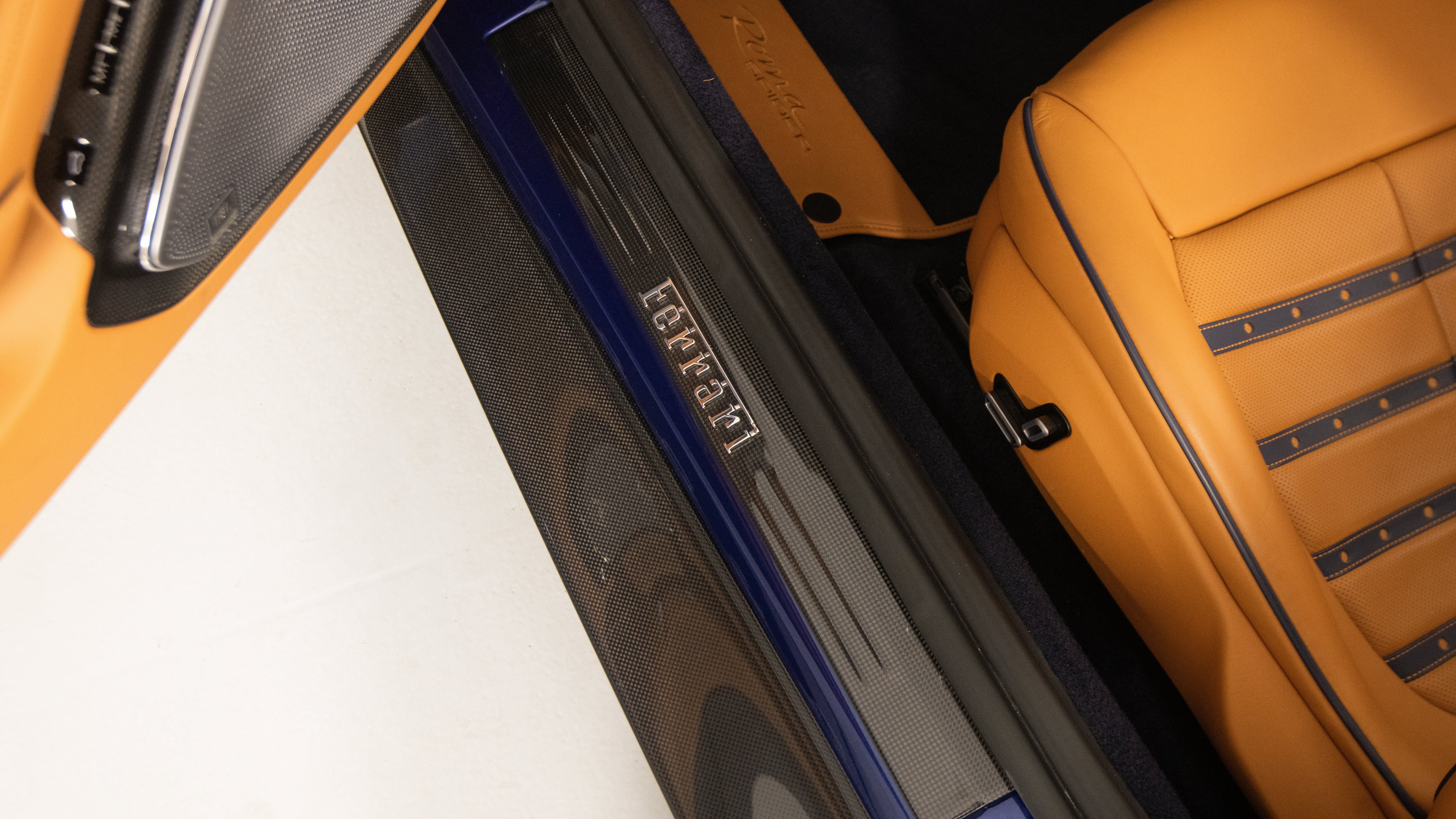 Certified 2025 Ferrari Roma Spider RWD image 21